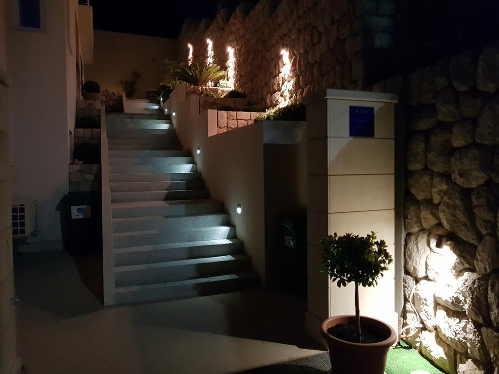 Apartments Lianto ドラスニセ エクステリア 写真