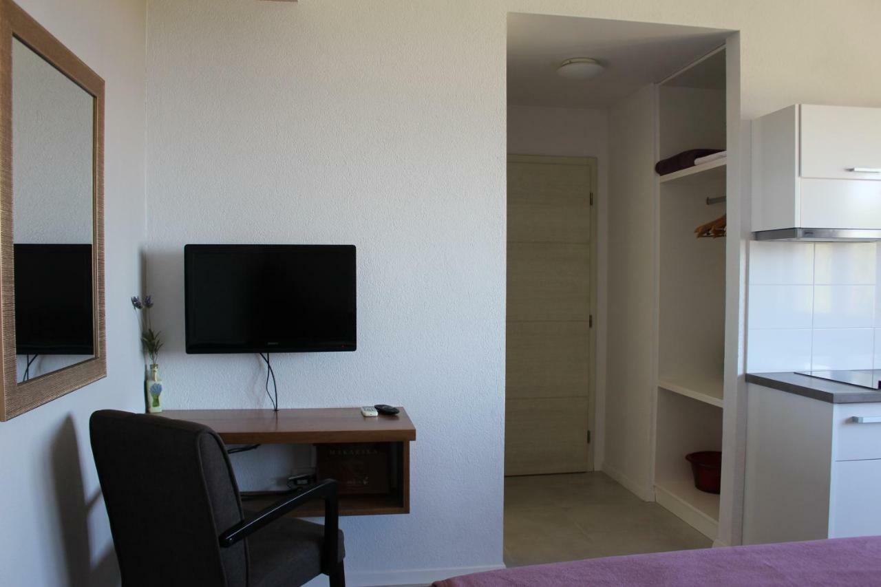 Apartments Lianto ドラスニセ エクステリア 写真